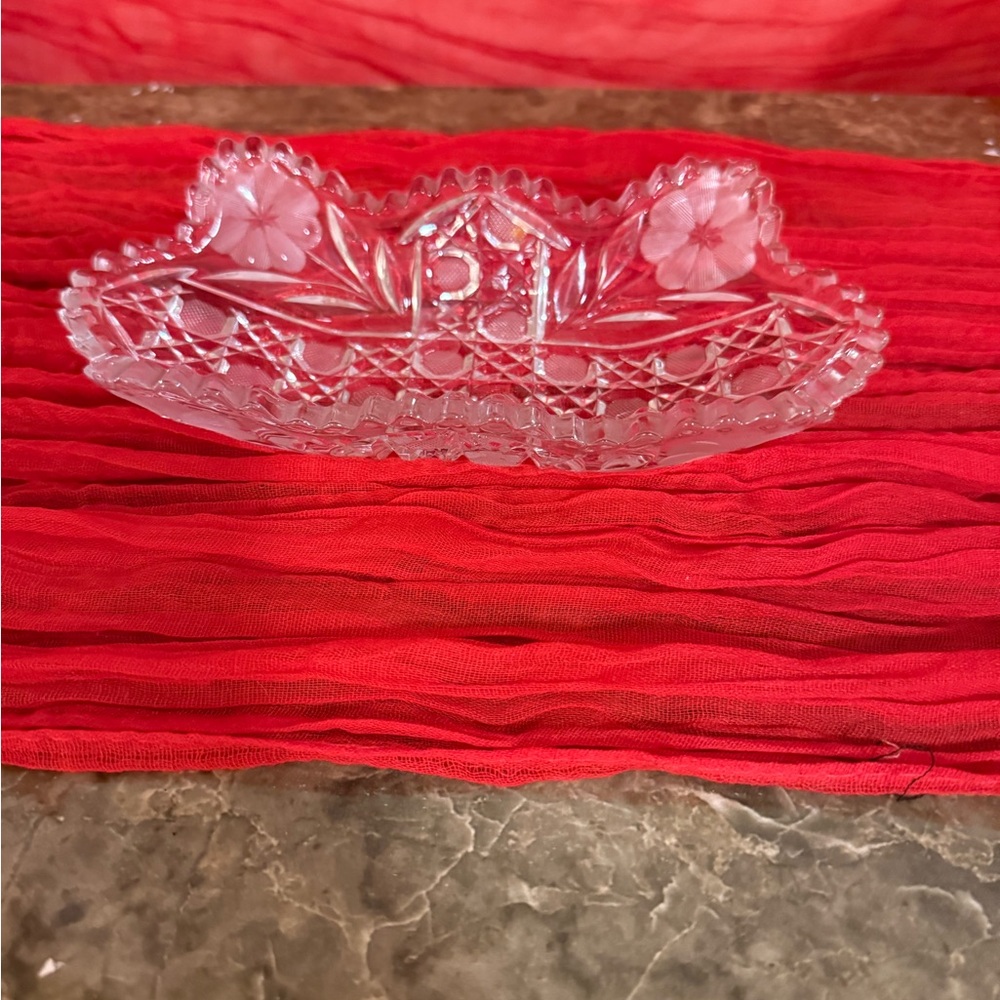 Elegant Clear Glass Floral Dish